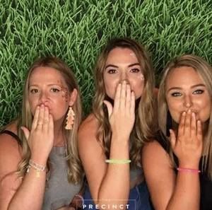 Meet your Posher, Danielle